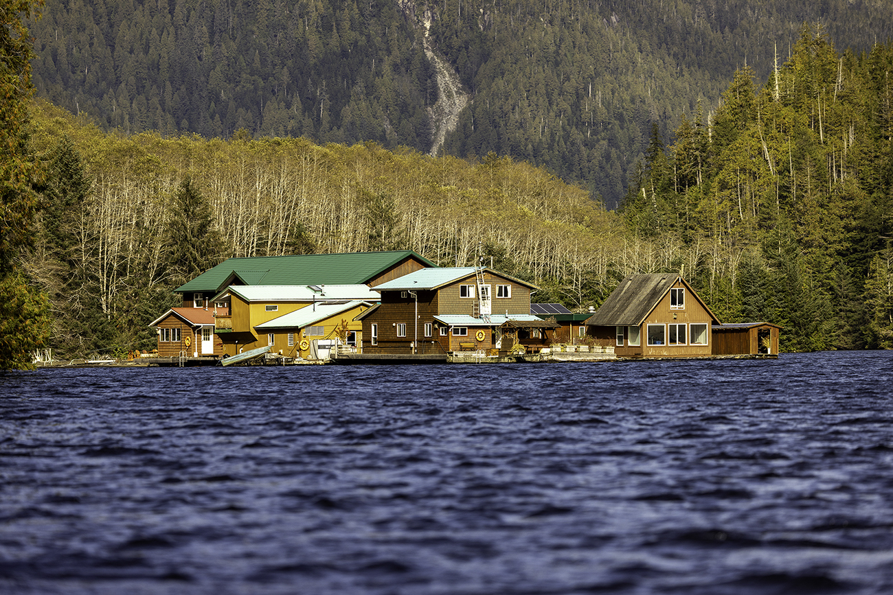 great bear lodge floating smith inlet canada